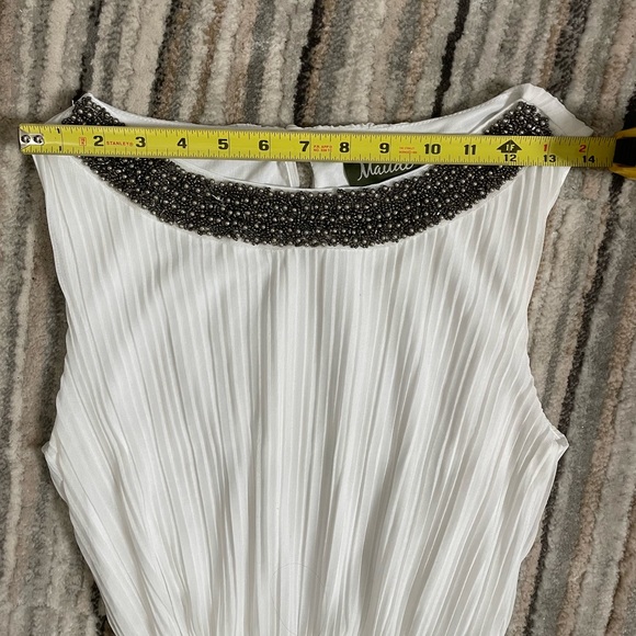 Gorgeous Hi-Lo beaded neck dress - Small - Picture 8 of 8